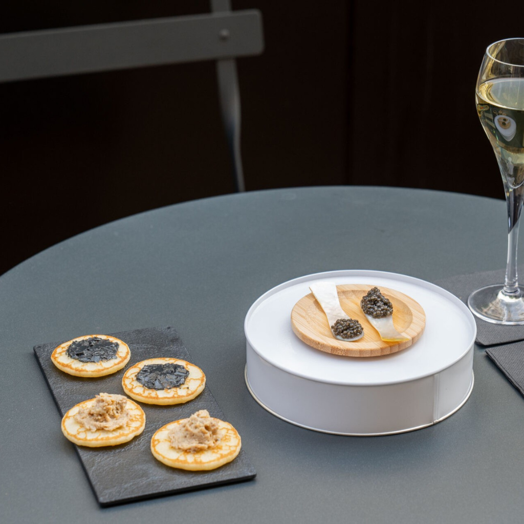 Comment accompagner le caviar ? Nos conseils pour une dégustation d’exception