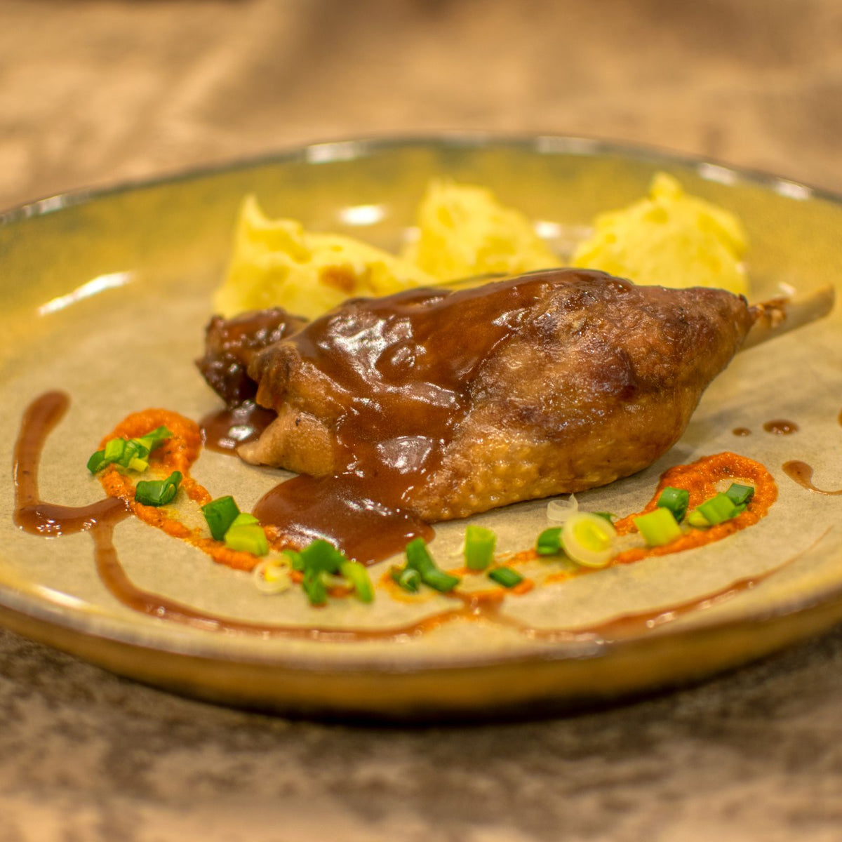 Cuisse de canard confite dorée au four